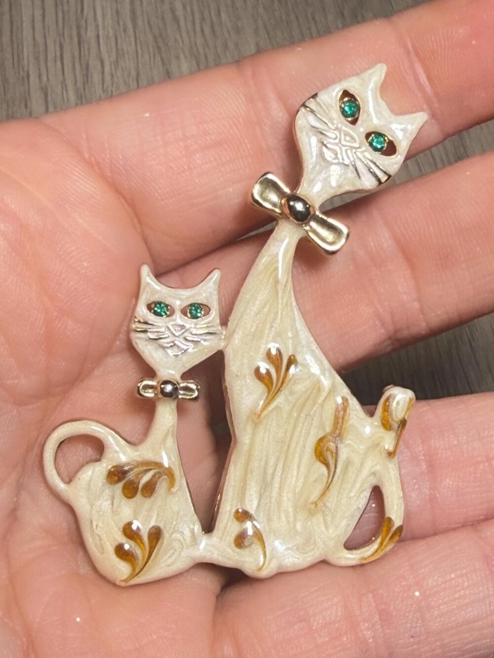 Cat Brooch Green Rhinestone Eyes Vintage Beige Mom and Kitten Cat Pin Gold Tone